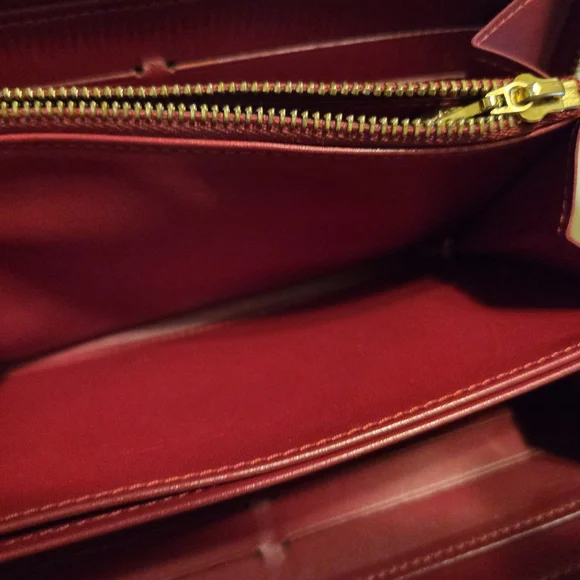 VEUC ! Louis Vuitton Rouge Leather Wallet with Signature Monogram - Picture 7 of 12
